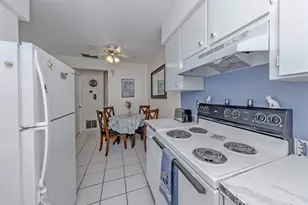 537 Manatee Ct, Venice, FL 34285 - Photo 12