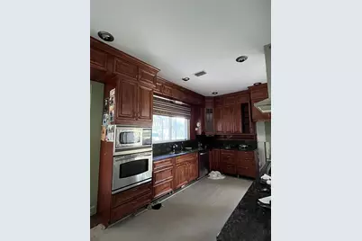 970 Brentwood Drive, Venice, FL 34292 - Photo 8