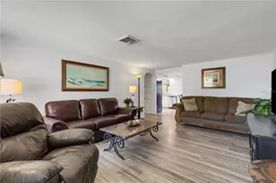 979 Kimball Rd, Venice, FL 34293 - Photo 2