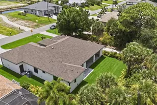 166 Medalist Rd, Rotonda West, FL 33947 - Photo 48