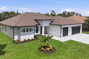166 Medalist Rd, Rotonda West, FL 33947 - Photo 10