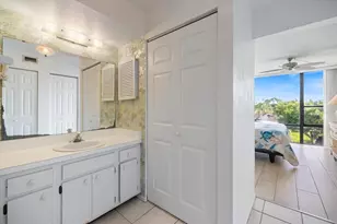 618 Bird Bay Dr S, Venice, FL 34285 - Photo 16