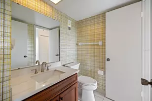 618 Bird Bay Dr S, Venice, FL 34285 - Photo 18