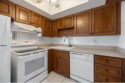618 Bird Bay Drive S #317, Venice, FL 34285 - Photo 10