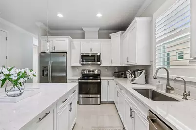 121 Colebrook Court, Venice, FL 34292 - Photo 8