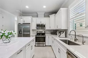 121 Colebrook Ct, Venice, FL 34292 - Photo 8