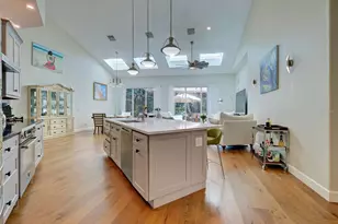 5026 Hanging Moss Ln, Sarasota, FL 34238 - Photo 14