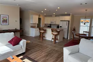 700 Dahlia Dr, Venice, FL 34293 - Photo 4