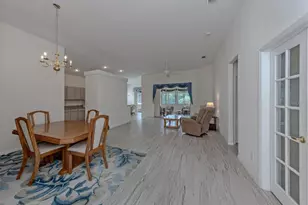 304 Langholm Dr, Venice, FL 34293 - Photo 4