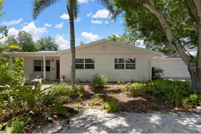 417 Baycrest Drive, Venice, FL 34285 - Photo 2