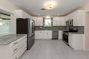 908 Villas Dr, Venice, FL 34285 - Photo 52