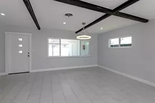 908 Villas Dr, Venice, FL 34285 - Photo 8