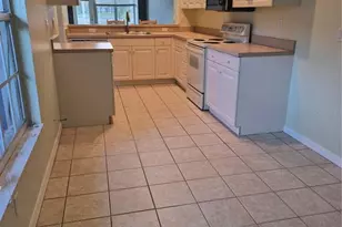 1814 San Silvestro Dr, Venice, FL 34285 - Photo 4