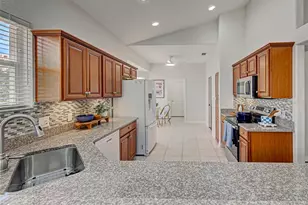 155 Grand Oak Cir, Venice, FL 34292 - Photo 10