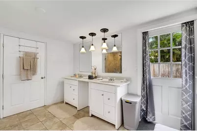 2830 Siesta Drive, Venice, FL 34293 - Photo 16