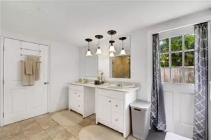 2830 Siesta Dr, Venice, FL 34293 - Photo 16