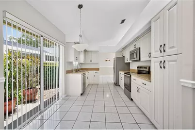 1020 Harbor Town Drive, Venice, FL 34292 - Photo 16