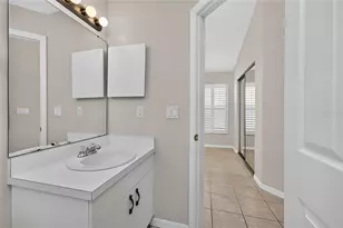 1020 Harbor Town Dr, Venice, FL 34292 - Photo 38