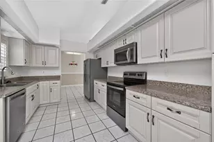 1020 Harbor Town Dr, Venice, FL 34292 - Photo 16