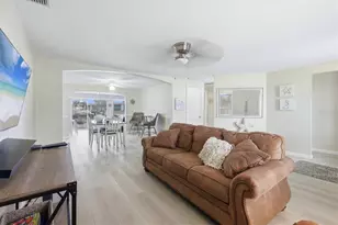 24 Oakwood Dr N, Englewood, FL 34223 - Photo 10