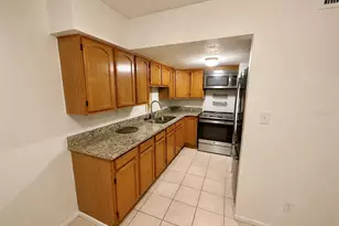 3755 Amherst Way, Sarasota, FL 34232 - Photo 6