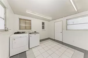 2714 Datura St, Sarasota, FL 34239 - Photo 38