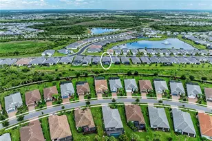 18615 Midsummer Pl, Venice, FL 34293 - Photo 4