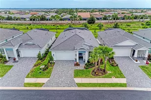 18615 Midsummer Pl, Venice, FL 34293 - Photo 2