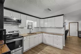 3422 Fenway Dr, Sarasota, FL 34232 - Photo 4