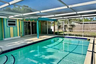 270 W Seminole Dr, Venice, FL 34293 - Photo 2