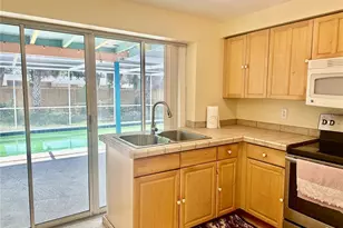 270 W Seminole Dr, Venice, FL 34293 - Photo 10