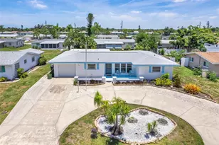 531 Sheridan Dr, Venice, FL 34293 - Photo 1