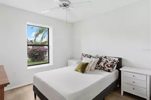 7517 38th St Cir E, Sarasota, FL 34243 - Photo 14