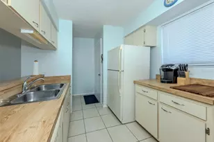 217 Airport Ave W, Venice, FL 34285 - Photo 20
