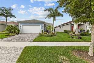 12458 Somatic Ct, Venice, FL 34293 - Photo 4