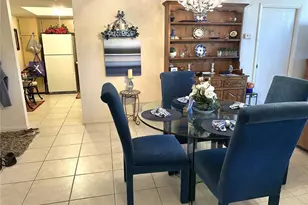 618 Bird Bay Dr S, Venice, FL 34285 - Photo 6