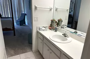 618 Bird Bay Dr S, Venice, FL 34285 - Photo 14