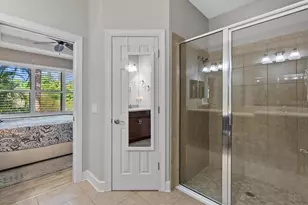 395 Capulet Dr, Venice, FL 34292 - Photo 22