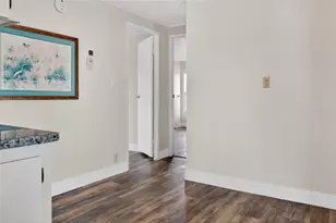 498 Longwood Dr, Venice, FL 34285 - Photo 6