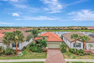 9903 Wingood Dr, Venice, FL 34292 - Photo 2