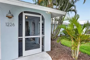 1226 Pine Needle Rd, Venice, FL 34285 - Photo 4