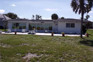 1124 Sunset Dr, Venice, FL 34285 - Photo 2