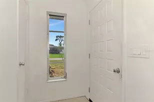 256 Periwinkle Rd, Venice, FL 34293 - Photo 6