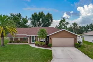 3234 Meadow Run Dr, Venice, FL 34293 - Photo 4