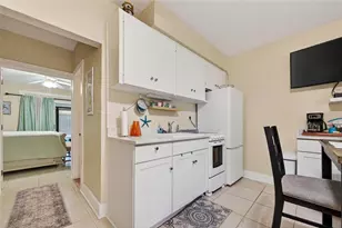 908 Villas Dr, Venice, FL 34285 - Photo 6