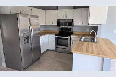 347 Holly Road, Venice, FL 34293 - Photo 2
