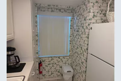 1400 Tarpon Center Drive #202, Venice, FL 34285 - Photo 4