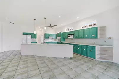 210 Rio Terra, Venice, FL 34285 - Photo 14