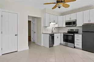 908 Villas Dr, Venice, FL 34285 - Photo 8