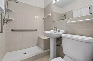 908 Villas Dr, Venice, FL 34285 - Photo 14